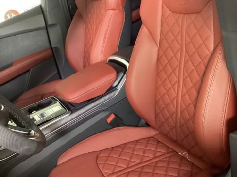 New 2026 Audi SQ8 Prestige image 13