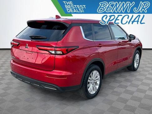 Used 2024 Mitsubishi Outlander ES image 5