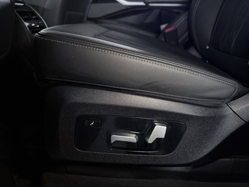 Used 2022 BMW X7 M50i image 24