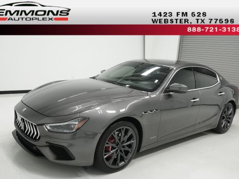 Used 2019 Maserati Ghibli GranSport RWD image 1