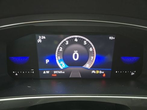 Used 2023 Volkswagen Tiguan SE FWD image 8