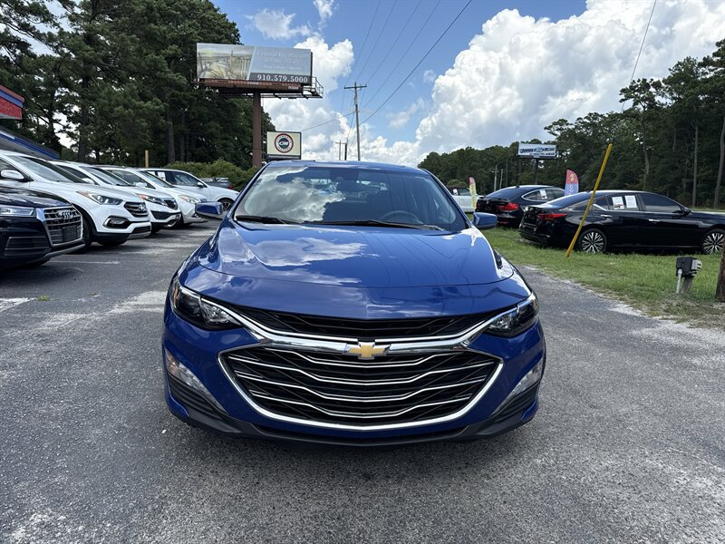 Used 2023 Chevrolet Malibu LT FWD image 2