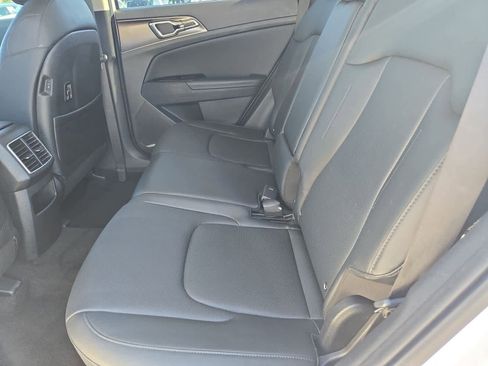 Used 2023 Kia Sportage EX image 18