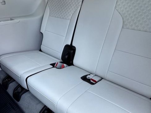 New 2026 GMC Acadia Denali w/ Super Cruise Package image 17