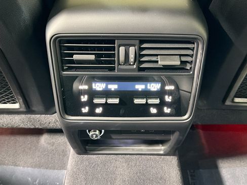 Certified 2025 Porsche Cayenne S AWD/4WD image 20