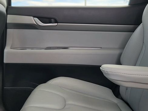 Certified 2024 Hyundai Palisade SEL image 16