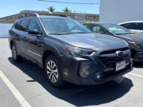 Used 2024 Subaru Outback Premium AWD/4WD image 1