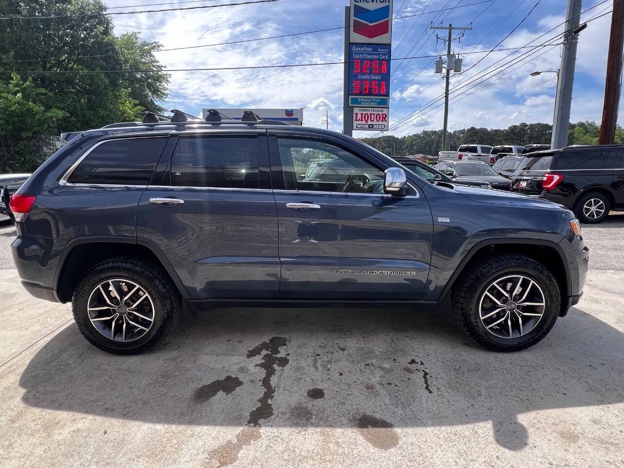 Used 2019 Jeep Grand Cherokee Limited AWD/4WD image 7