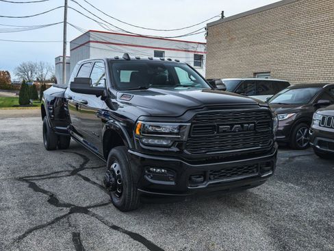 Used 2022 RAM 3500 Limited image 2