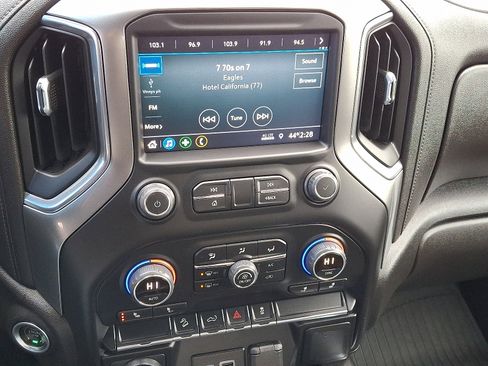 Used 2022 Chevrolet Silverado 1500 LT Trail Boss w/ Bed Protection Package image 15