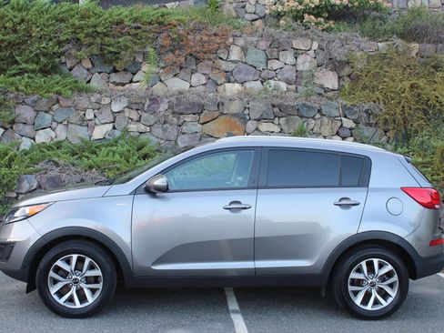 Used 2016 Kia Sportage LX w/ LX Popular Package AWD/4WD image 6