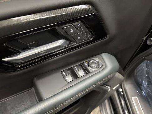 Used 2025 GMC Yukon XL AT4 w/ LPO, Floor Liner Package image 27