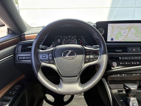 Used 2024 Lexus ES 300h w/ Premium Package FWD image 15