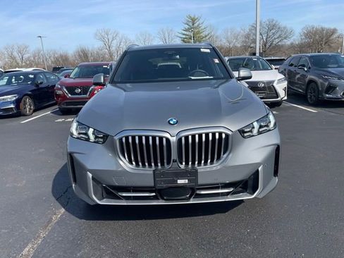 Used 2024 BMW X5 xDrive40i w/ Premium Package image 2