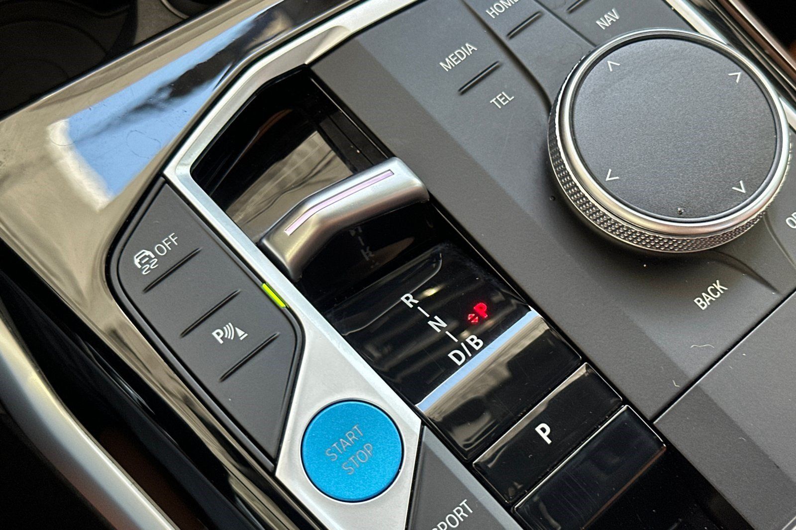Certified 2024 BMW i4 eDrive35 w/ Convenience Package RWD image 27