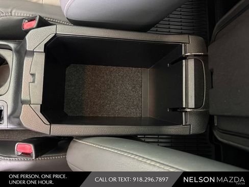 Used 2014 Toyota RAV4 Limited w/ Technology Package FWD image 33