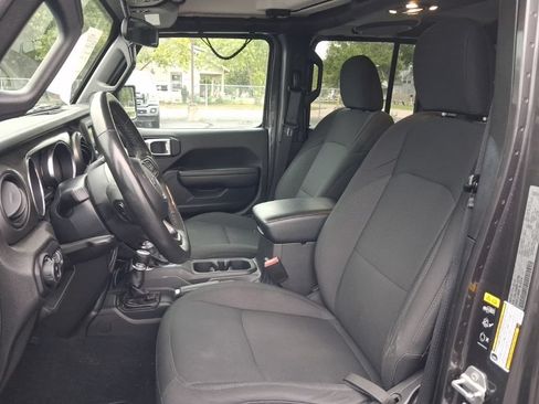 Used 2022 Jeep Gladiator Sport AWD/4WD image 3