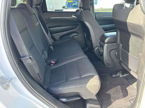 Used 2019 Jeep Grand Cherokee Laredo image 14