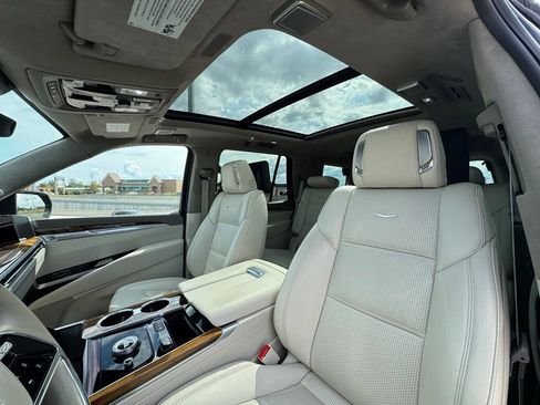 Certified 2025 Cadillac Escalade Sport Platinum w/ LPO, ONYX Package AWD/4WD image 25