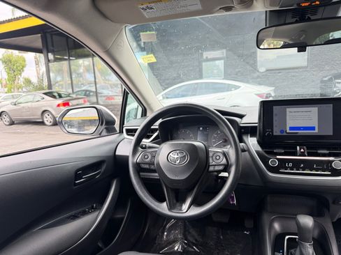 Used 2025 Toyota Corolla LE FWD image 22