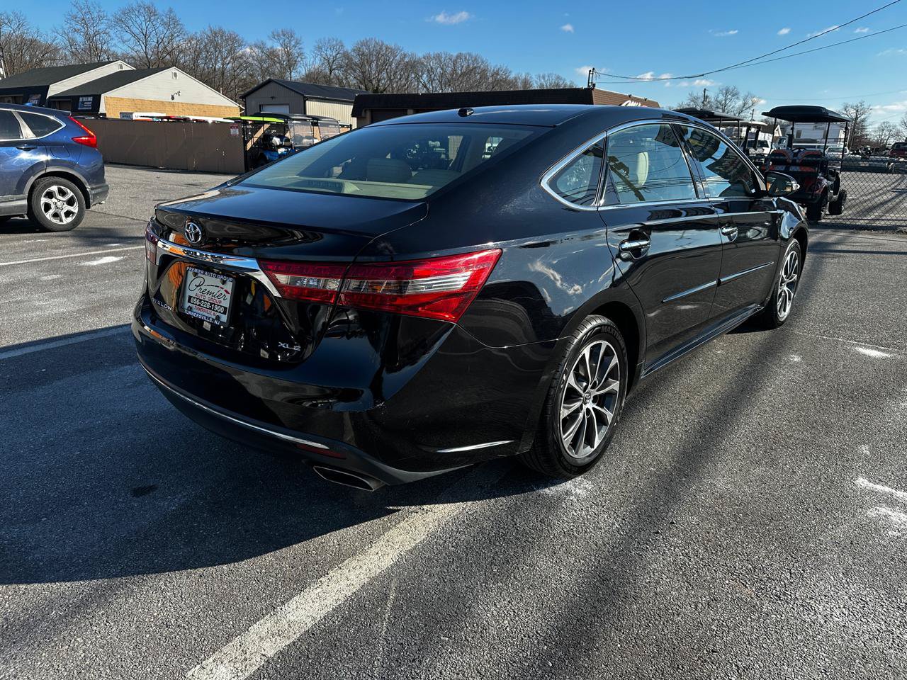 Used 2018 Toyota Avalon XLE Premium w/ All Weather Liner Package FWD image 5