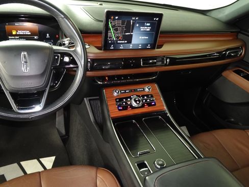 Used 2020 Lincoln Aviator Reserve w/ Class IV Trailer Tow Package image 41