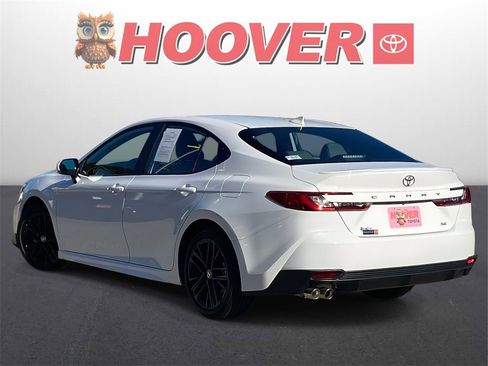 Used 2025 Toyota Camry SE image 5