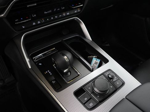 Used 2025 MAZDA CX-70 Plug-In Hybrid w/ Premium Pkg image 26