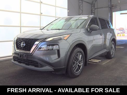 Used 2023 Nissan Rogue S image 3
