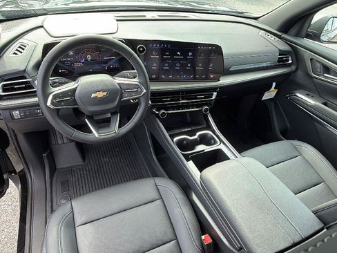 New 2026 Chevrolet Traverse LT w/ Sun and Wheel Package FWD image 19