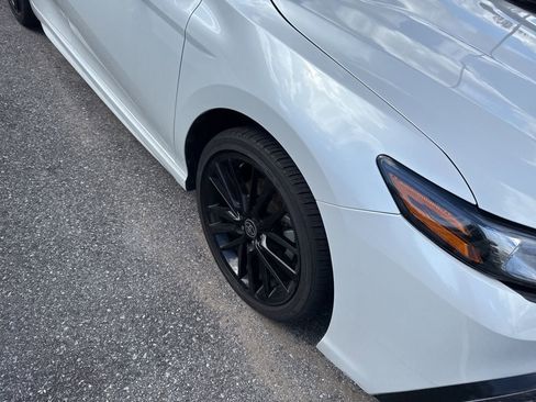 Used 2022 Toyota Camry XSE image 3