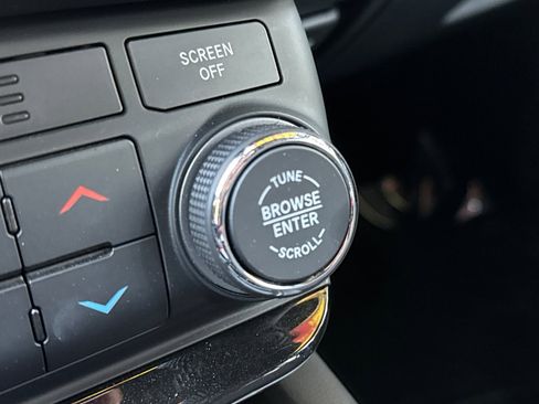 Used 2024 Dodge Durango SXT image 31