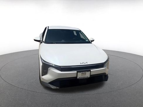 Used 2025 Kia K4 LXS image 3