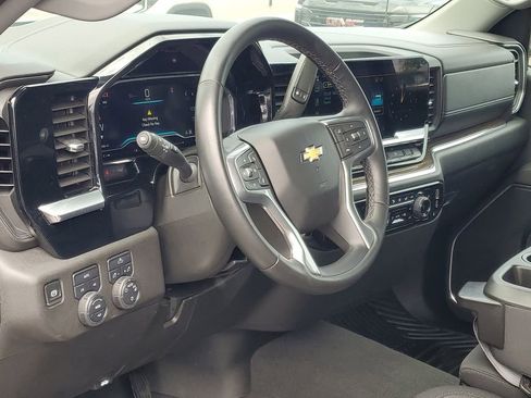 Certified 2024 Chevrolet Silverado 1500 LT AWD/4WD image 8