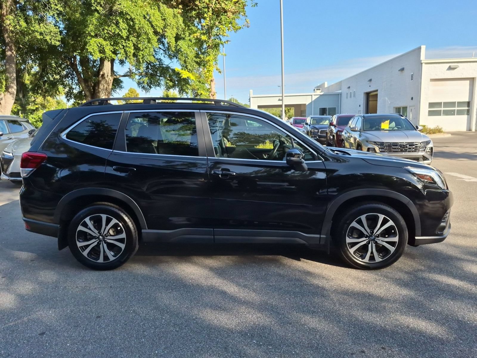 Used 2023 Subaru Forester Limited AWD/4WD image 2