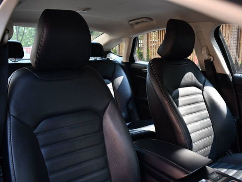 Used 2017 Ford Fusion Energi SE image 32