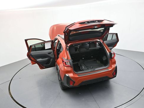 Used 2025 Subaru Crosstrek 2.5i Premium AWD/4WD image 37