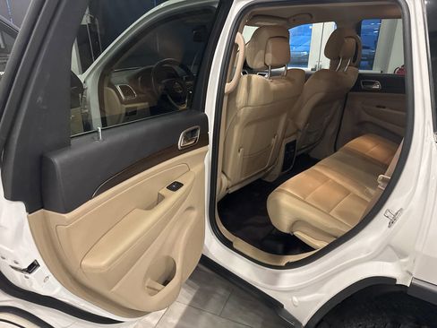 Used 2016 Jeep Grand Cherokee Laredo w/ Quick Order Package 23E image 23