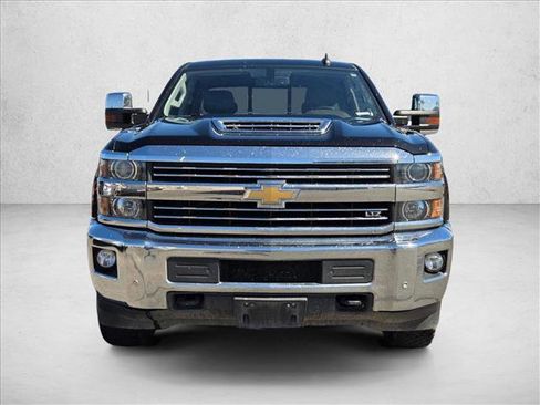 Used 2019 Chevrolet Silverado 2500 LTZ w/ Duramax Plus Package AWD/4WD image 2