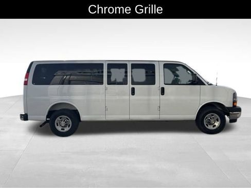 Used 2025 Chevrolet Express 3500 LT w/ LT Preferred Equipment Group image 9