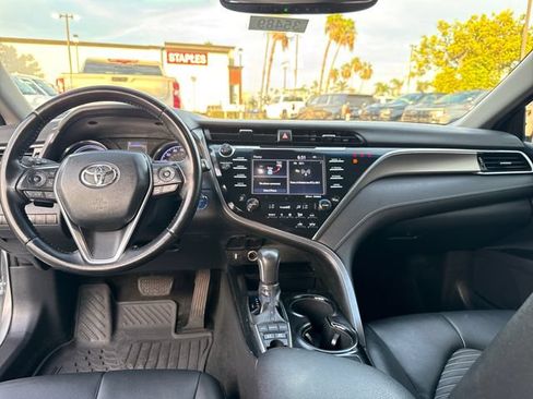 Used 2018 Toyota Camry SE w/ Audio Package FWD image 16