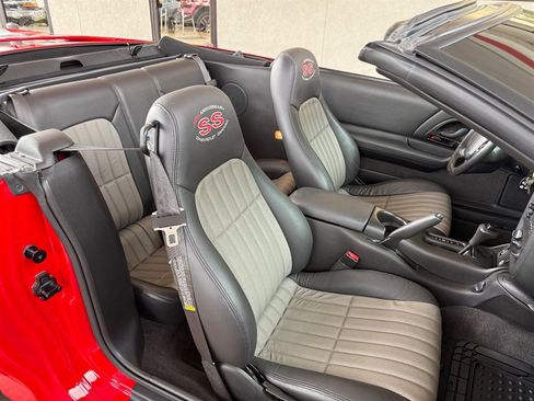 Used 2002 Chevrolet Camaro Z28 w/ SS Performance/Appearance Pkg RWD image 5