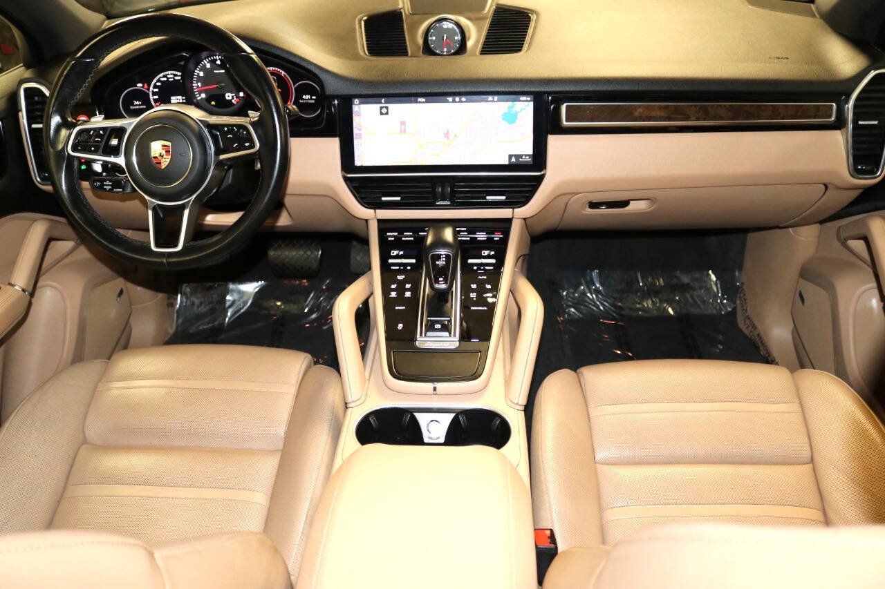 Used 2020 Porsche Cayenne Turbo AWD/4WD image 15