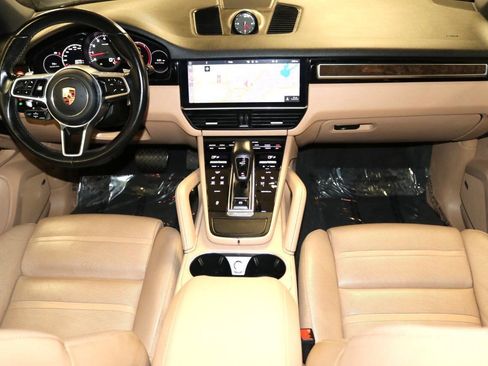 Used 2020 Porsche Cayenne Turbo AWD/4WD image 15