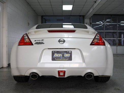 Used 2016 Nissan 370Z Base w/ Aerodynamics Package image 3
