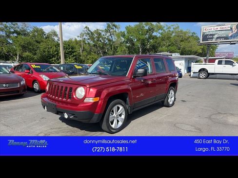 Used 2014 Jeep Patriot Latitude w/ Sun/Sound Group image 1