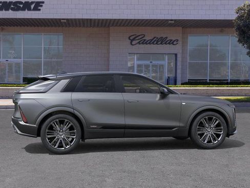 New 2026 Cadillac Lyriq V AWD/4WD image 5