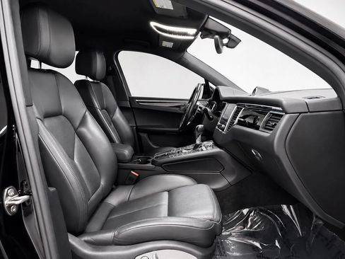 Used 2018 Porsche Macan S AWD/4WD image 23
