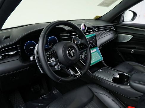 Certified 2023 Maserati Grecale Modena AWD/4WD image 16