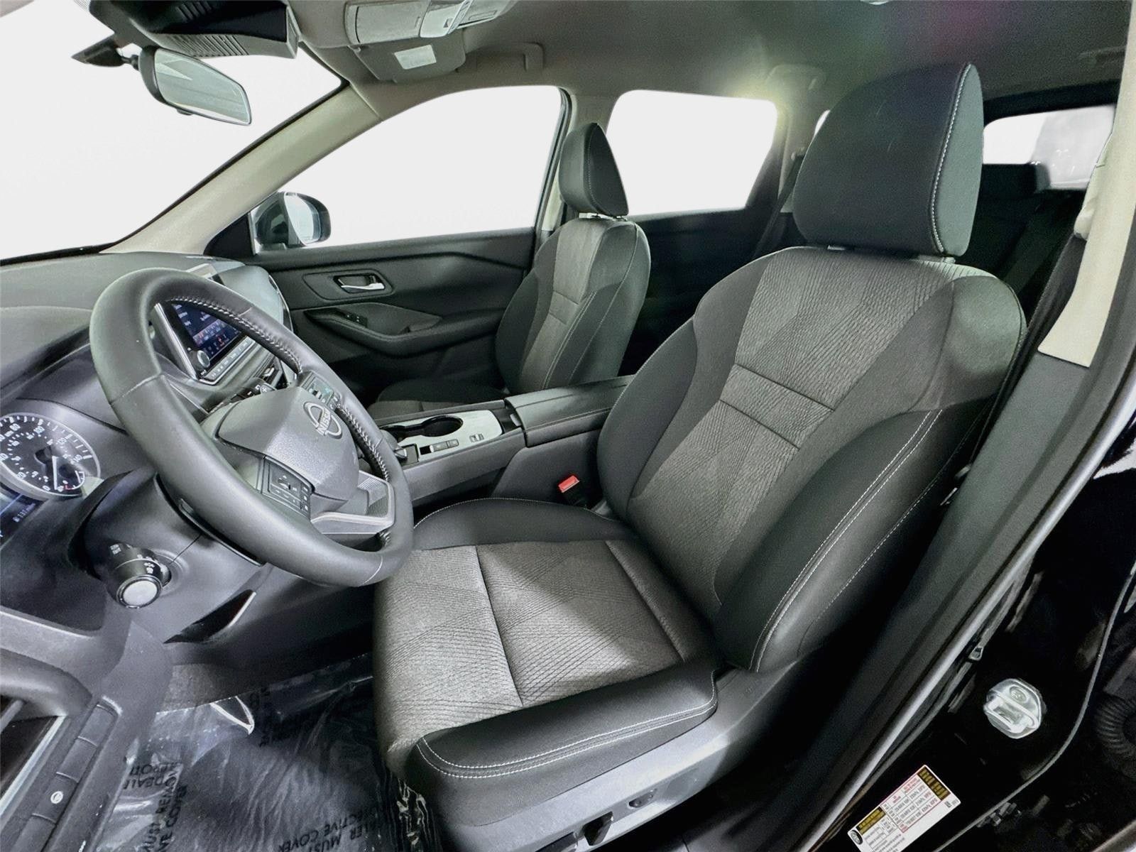 Certified 2026 Nissan Rogue SV FWD image 11